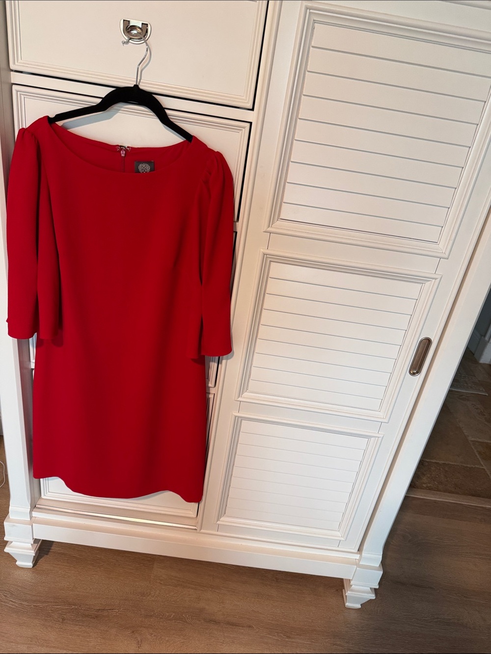 Vince Camuto Bold Red. Mid sleeve   Shift Dress. Size 8